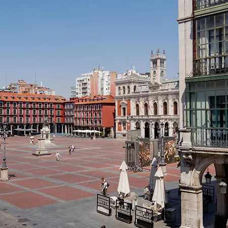 Edificio Ferrari 4, By Plaza Mayor
